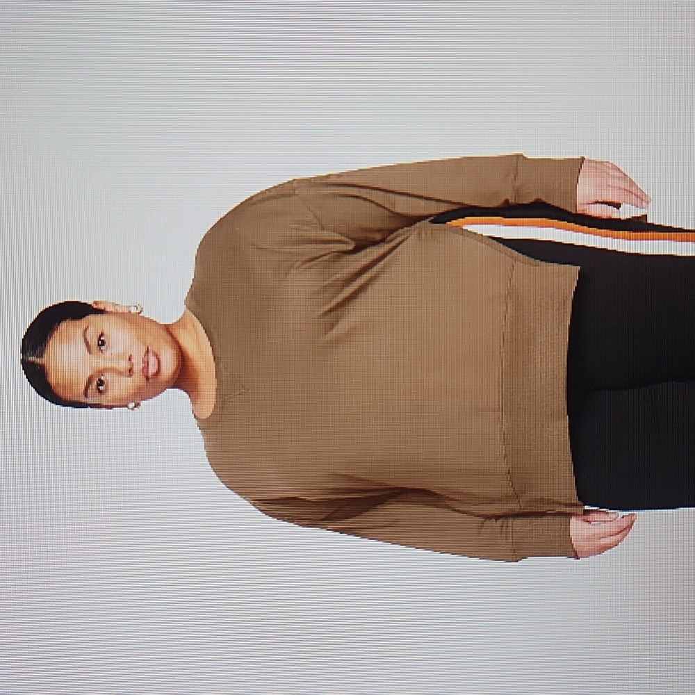 BNWT-UNIVERSAL STANDARD Fiona open side sweatshirt in small